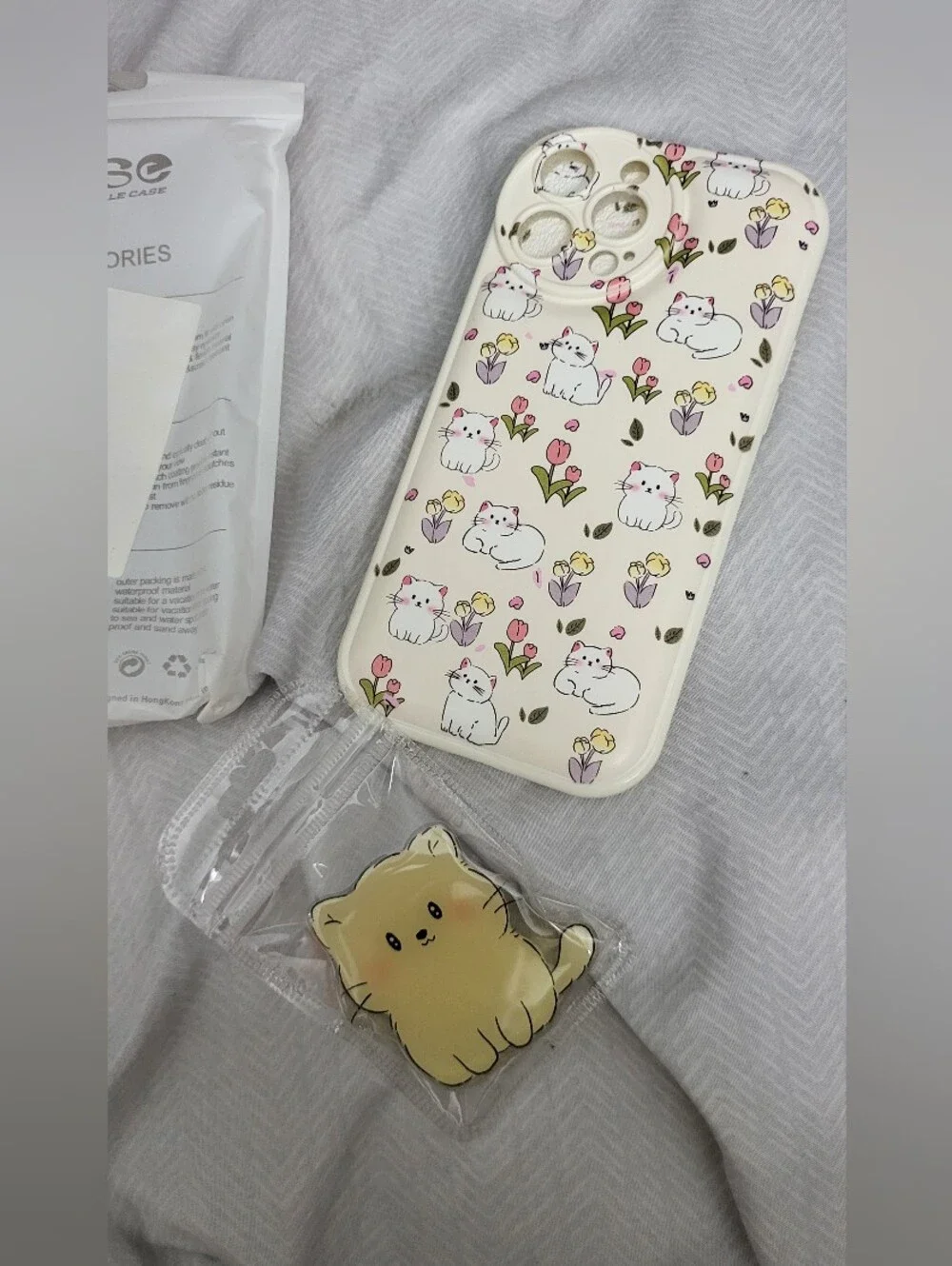 Cute White Cat & Tulip Flower iPhone 13 Pro Max Case w/ Matching Cat Phone Grip